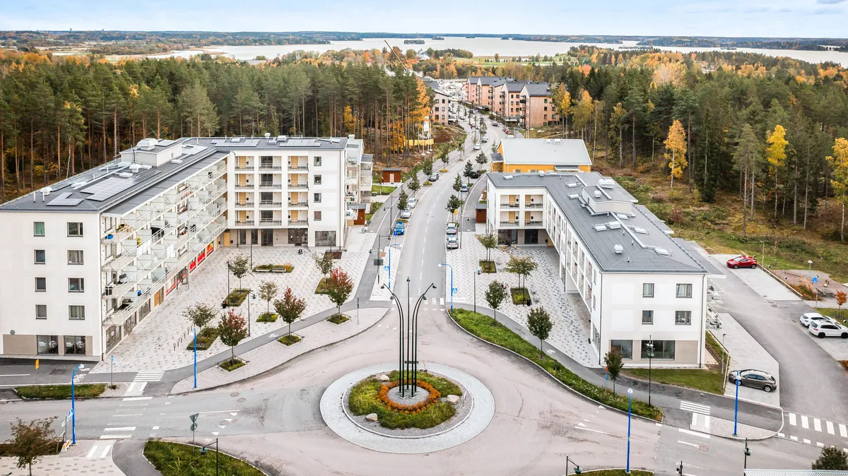 Rösaringvägen i Bro