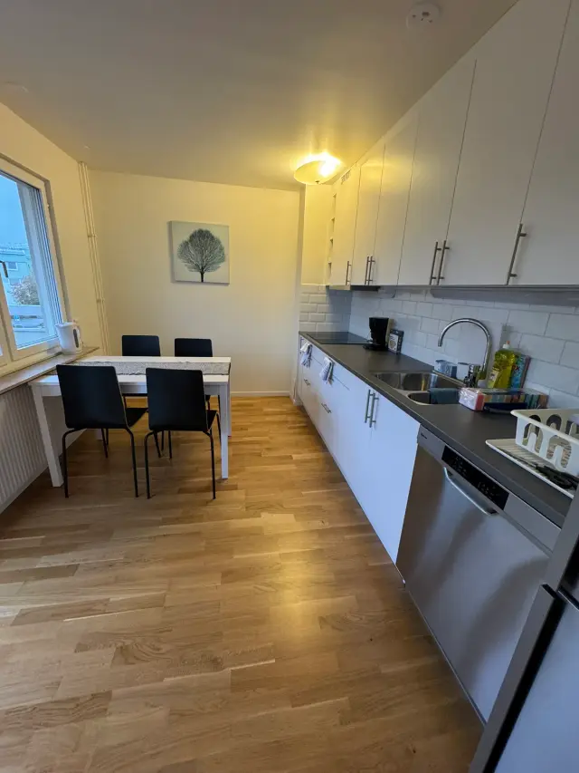 Hyreslägenhet på Runby Torg i Upplands väsby