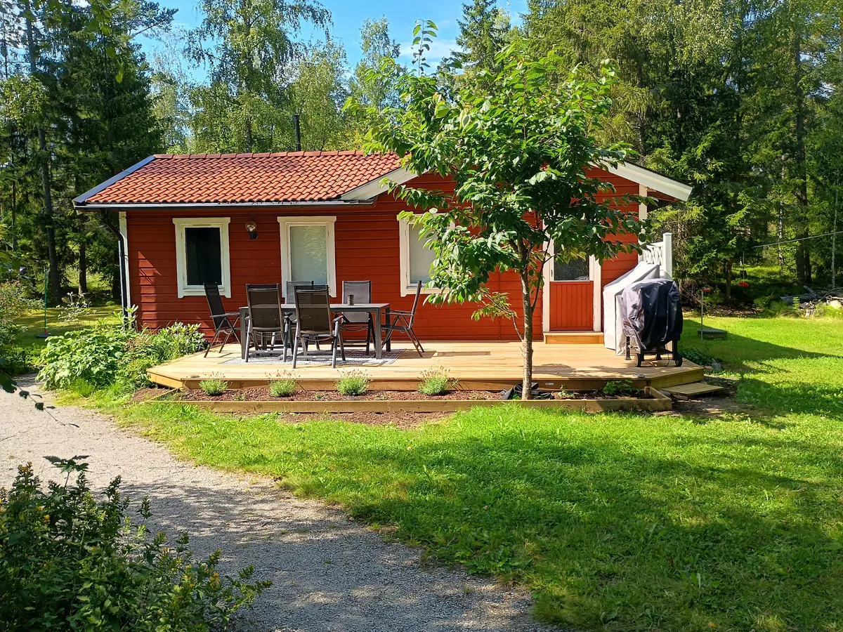 Stuga på Utveda hamnväg i Vätö