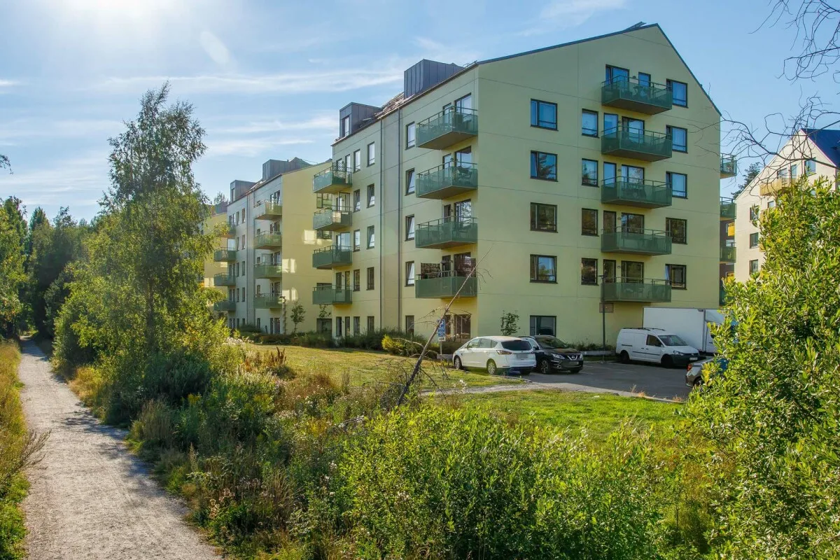 Småbrukets backe 37 i Huddinge