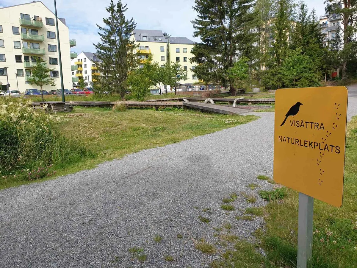 Småbrukets backe 37 i Huddinge