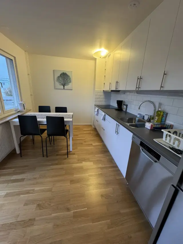 Hyreslägenhet på Runby Torg i Upplands väsby