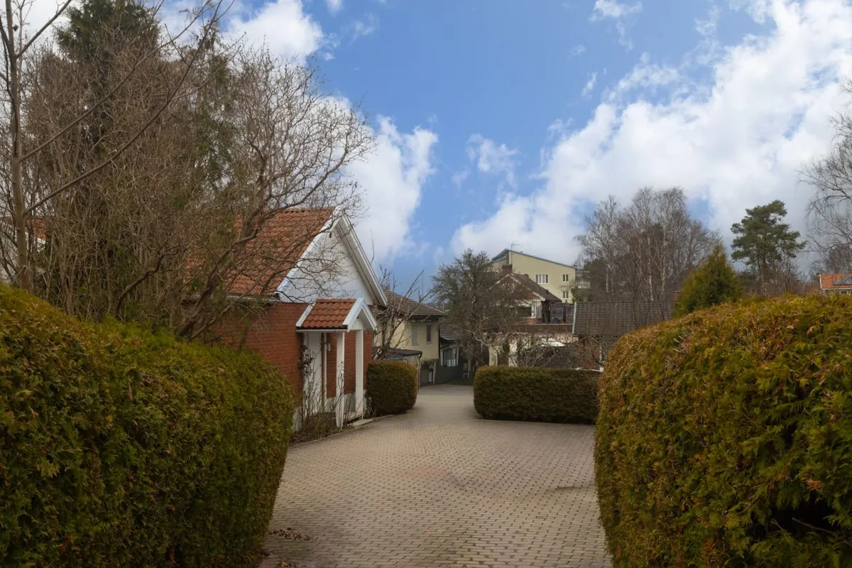 Fallskärmsvägen i Järfälla