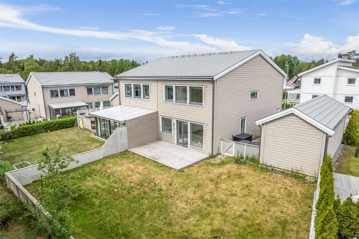 Lillmossvägen i Kungsängen