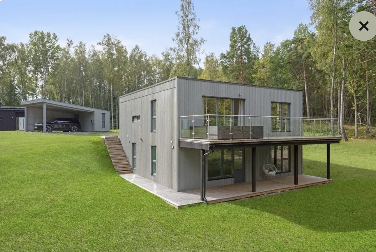 Marielundsvägen i Adelsö