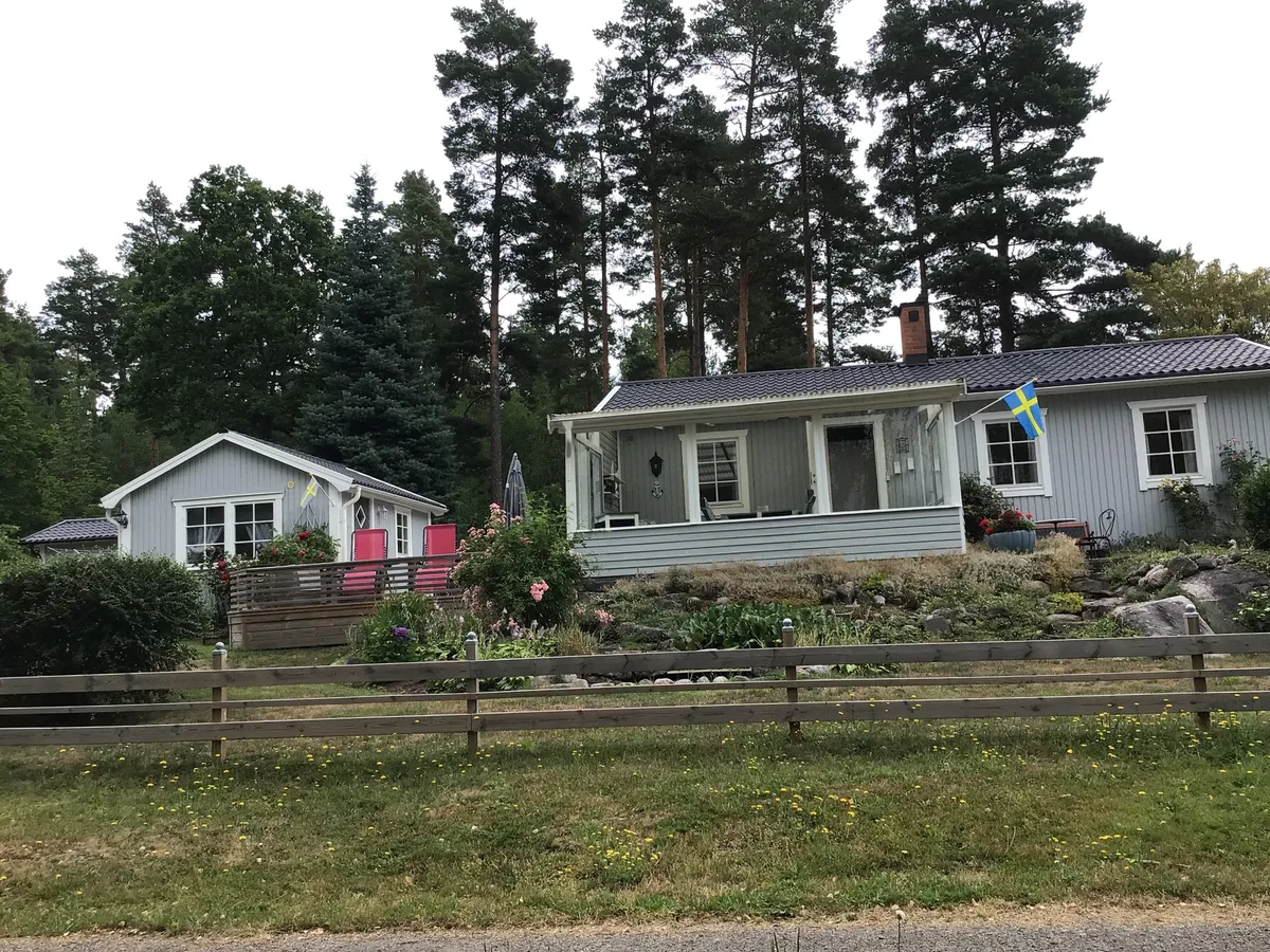 Hus på Sandebo Äppleudden i Västervik