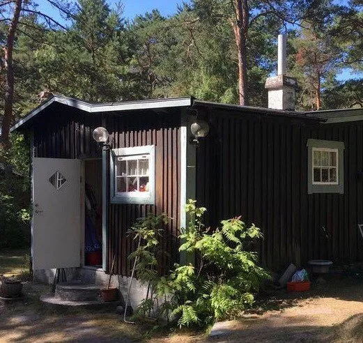 Stuga på Hällingsjöbacken i Hällingsjö