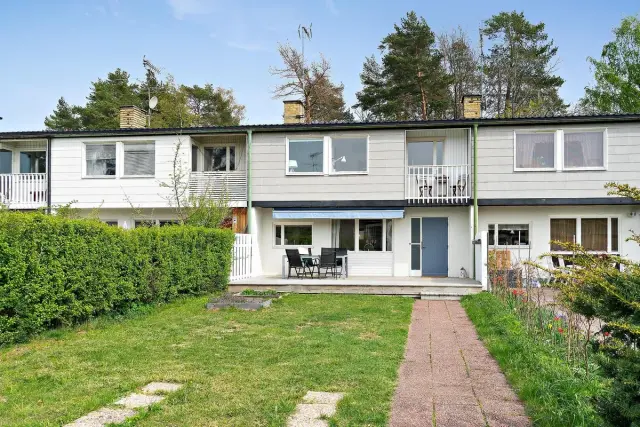 Hyresbostad på Hässelby i hasselby