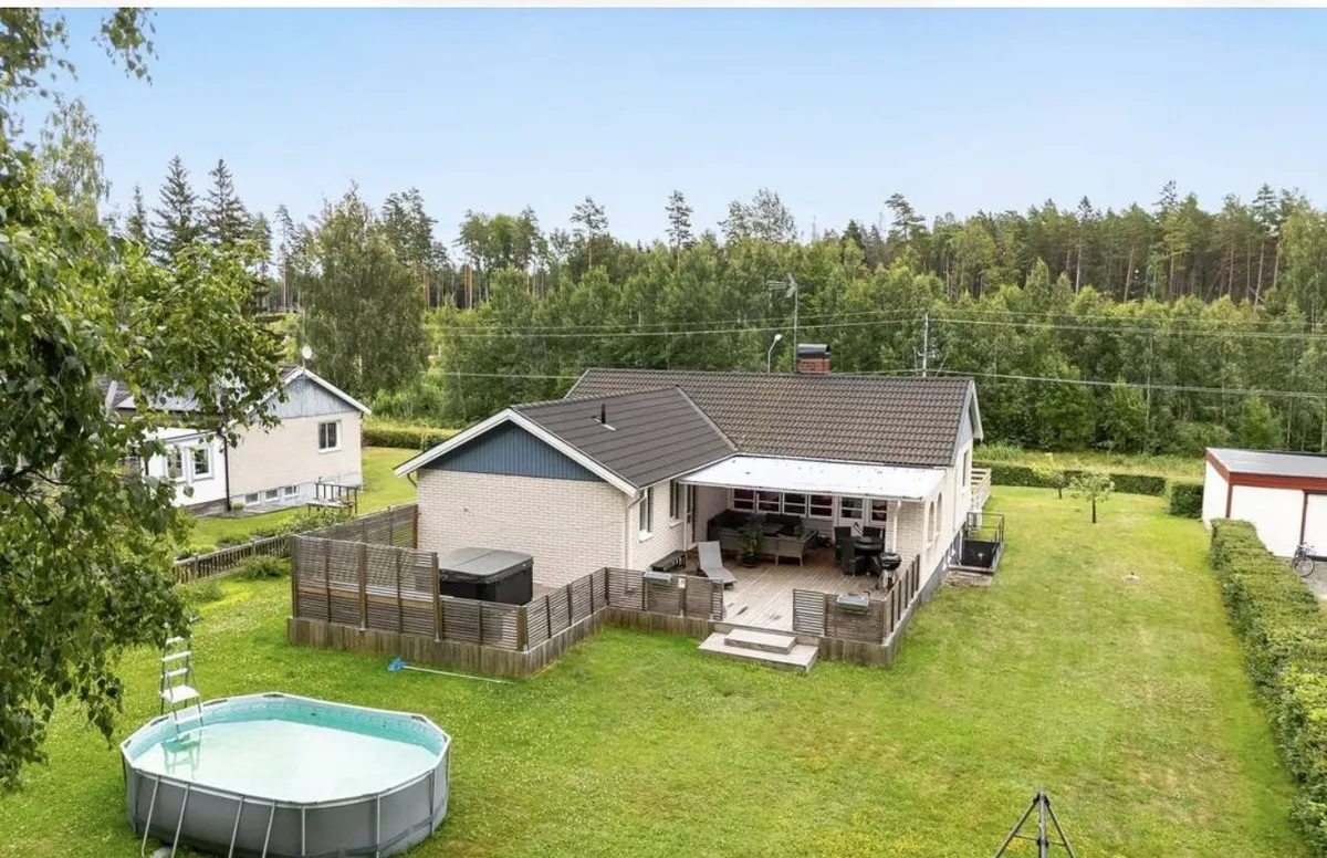 Hus på Byringevägen i Hållsta