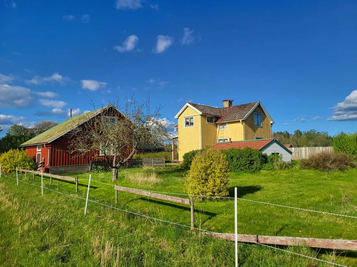 Hus på Valnäs i Skärplinge