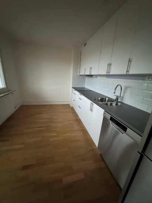 Hyreslägenhet på Runby Torg i Upplands väsby