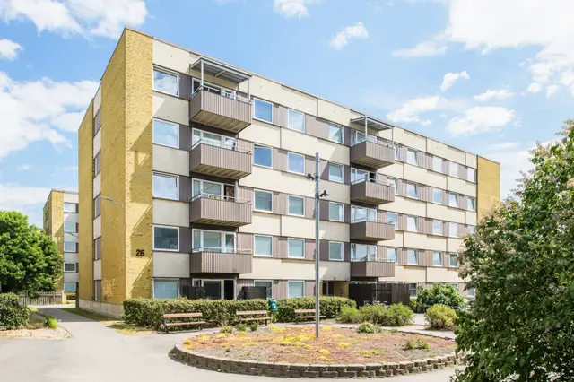 Hyreslägenhet på Skäggetorps centrum i Linköping