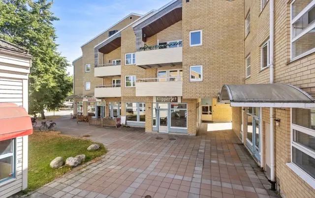 Hyresbostad på Gribbylunds torg i Täby